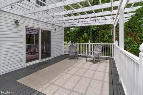 Exterior - 18221 Barnesville Rd, Barnesville, MD 20838 photo 5 of 9