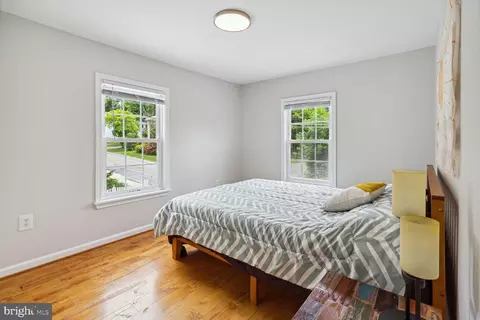 Bedroom - 18221 Barnesville Rd, Barnesville, MD 20838 photo 4 of 4