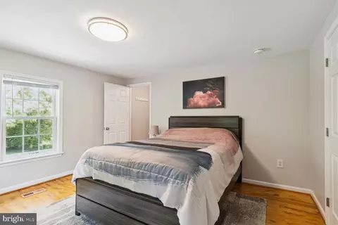 Bedroom - 18221 Barnesville Rd, Barnesville, MD 20838 photo 1 of 4