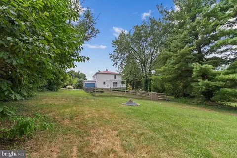 Exterior - 18221 Barnesville Rd, Barnesville, MD 20838 photo 7 of 9