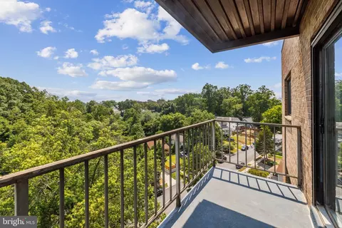 575 Thayer Ave #801, Silver Spring, MD 20910