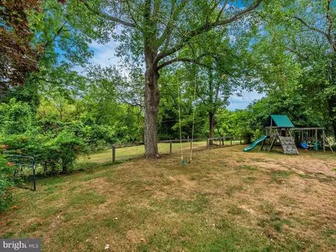 Exterior - 22121 Dickerson Rd, Dickerson, MD 20842 photo 11 of 18