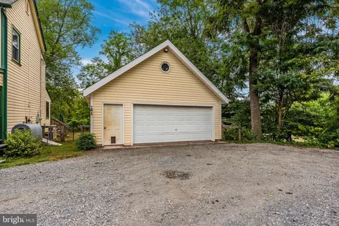 Exterior - 22121 Dickerson Rd, Dickerson, MD 20842 photo 17 of 18
