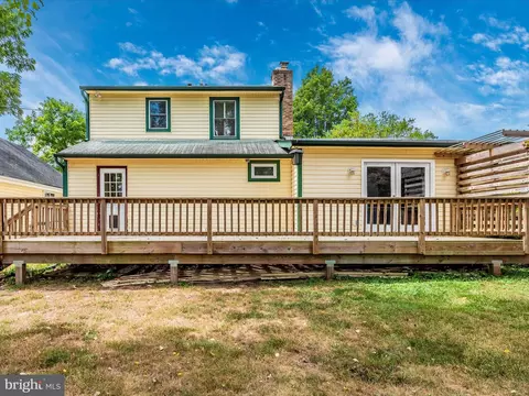 Exterior - 22121 Dickerson Rd, Dickerson, MD 20842 photo 9 of 18