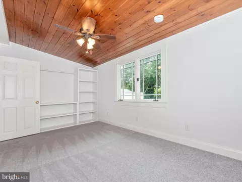 Bedroom - 22121 Dickerson Rd, Dickerson, MD 20842 photo 3 of 10