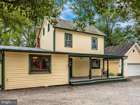 Exterior - 22121 Dickerson Rd, Dickerson, MD 20842 photo 12 of 18