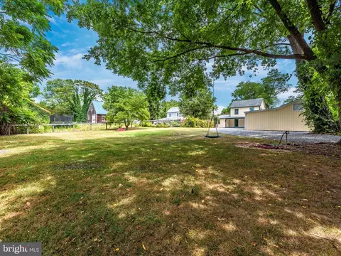 Exterior - 22121 Dickerson Rd, Dickerson, MD 20842 photo 5 of 18