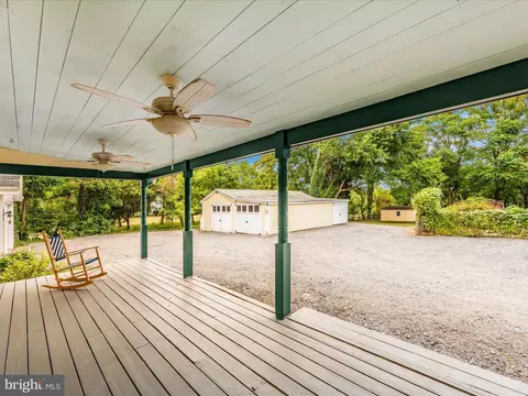 Exterior - 22121 Dickerson Rd, Dickerson, MD 20842 photo 13 of 18