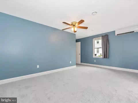 Bedroom - 22121 Dickerson Rd, Dickerson, MD 20842 photo 5 of 10