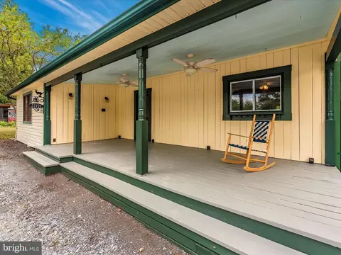 Exterior - 22121 Dickerson Rd, Dickerson, MD 20842 photo 8 of 18