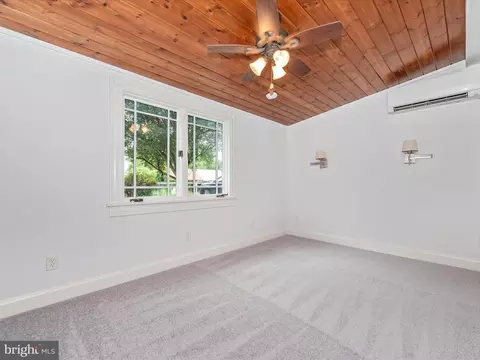 Bedroom - 22121 Dickerson Rd, Dickerson, MD 20842 photo 1 of 10