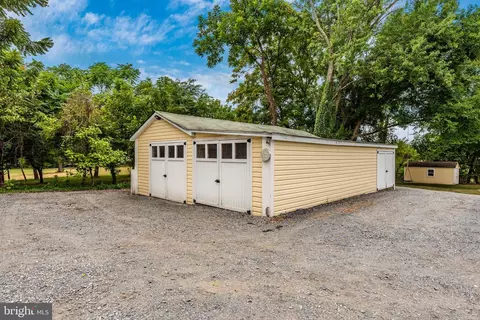 Exterior - 22121 Dickerson Rd, Dickerson, MD 20842 photo 18 of 18