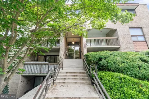 411 Christopher Ave #22, Gaithersburg, MD 20879