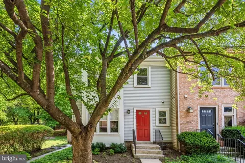 9033 Saffron Ln, Silver Spring, MD 20901 photo 2