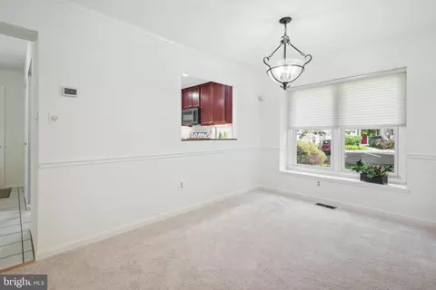 9033 Saffron Ln, Silver Spring, MD 20901 photo 14
