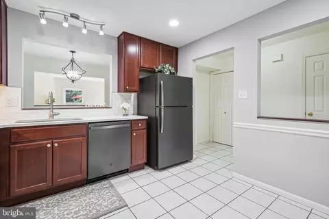 9033 Saffron Ln, Silver Spring, MD 20901 photo 10