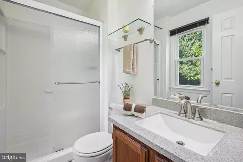 9033 Saffron Ln, Silver Spring, MD 20901 photo 19