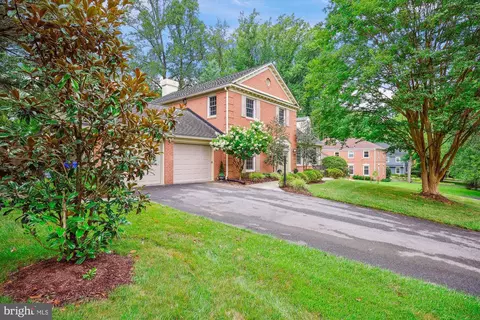 9316 Winterset Dr, Potomac, MD 20854