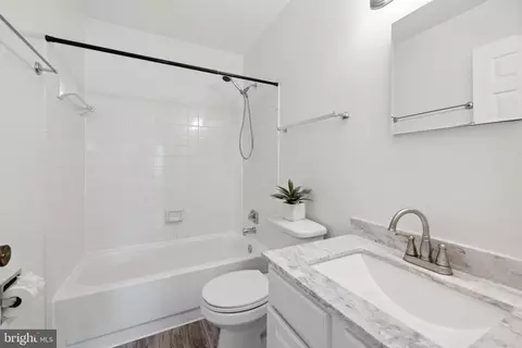 Bath - 10905 Pebble Run Dr, Silver Spring, MD 20902 photo 2 of 2