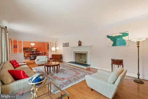 Living - 15205 Baughman Dr, Silver Spring, MD 20906 photo 4 of 7