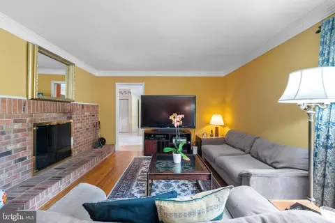 Living - 15205 Baughman Dr, Silver Spring, MD 20906 photo 6 of 7