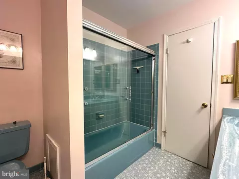 Bath - 15205 Baughman Dr, Silver Spring, MD 20906 photo 1 of 2
