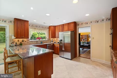 Kitchen - 15205 Baughman Dr, Silver Spring, MD 20906 photo 2 of 5