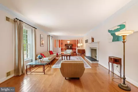Living - 15205 Baughman Dr, Silver Spring, MD 20906 photo 3 of 7