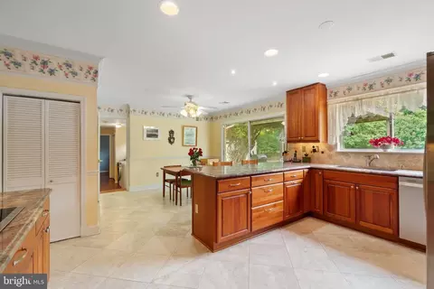 Kitchen - 15205 Baughman Dr, Silver Spring, MD 20906 photo 4 of 5