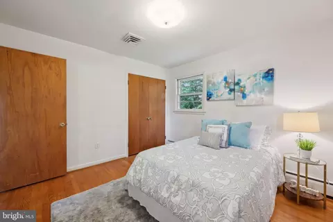 709 Burnt Mills Ct, Silver Spring, MD 20901 photo 18