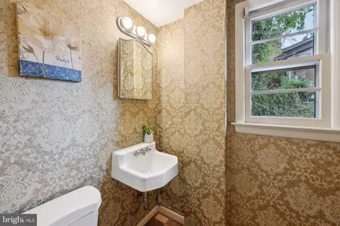 709 Burnt Mills Ct, Silver Spring, MD 20901 photo 31