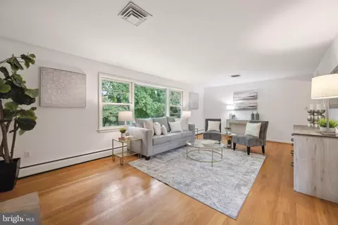 709 Burnt Mills Ct, Silver Spring, MD 20901 photo 5