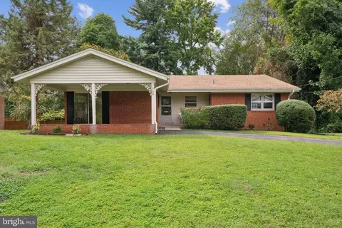 709 Burnt Mills Ct, Silver Spring, MD 20901