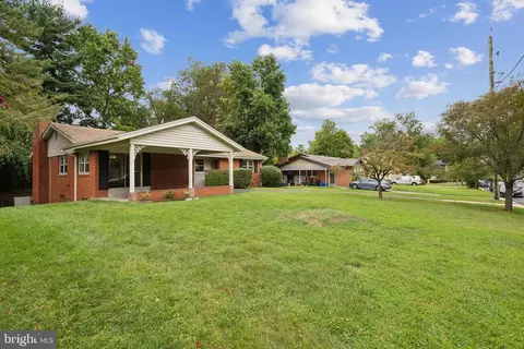 709 Burnt Mills Ct, Silver Spring, MD 20901 photo 3