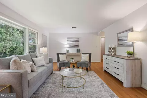 709 Burnt Mills Ct, Silver Spring, MD 20901 photo 7