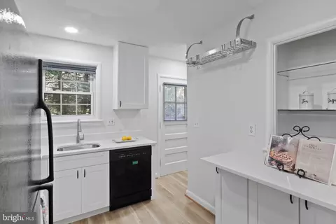 Kitchen - 10702 Glenhaven Dr, Silver Spring, MD 20902 photo 1 of 2