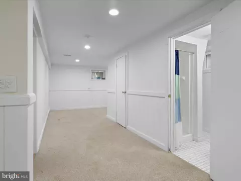 Entry Way - 10702 Glenhaven Dr, Silver Spring, MD 20902 photo 2 of 2