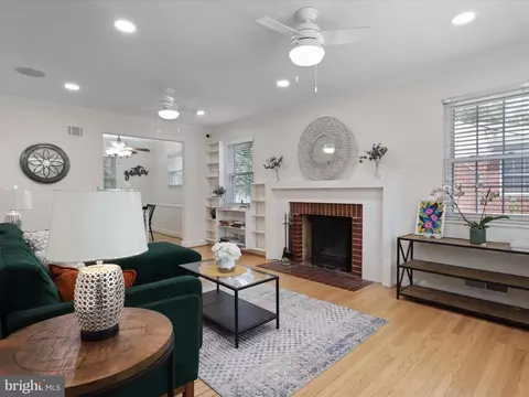 Living - 10702 Glenhaven Dr, Silver Spring, MD 20902 photo 1 of 3
