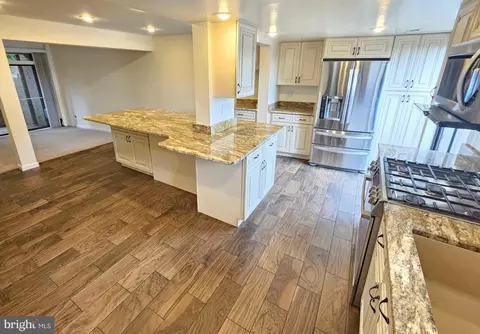 138 Monroe St, Rockville, MD 20850