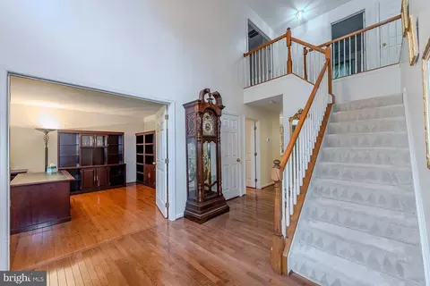 Entry Way - 15020 Notley Rd, Silver Spring, MD 20905 photo 3 of 10