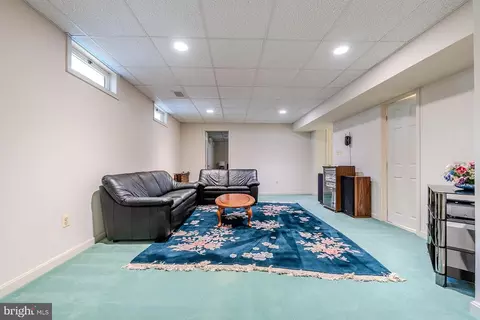 Living - 15020 Notley Rd, Silver Spring, MD 20905 photo 5 of 5