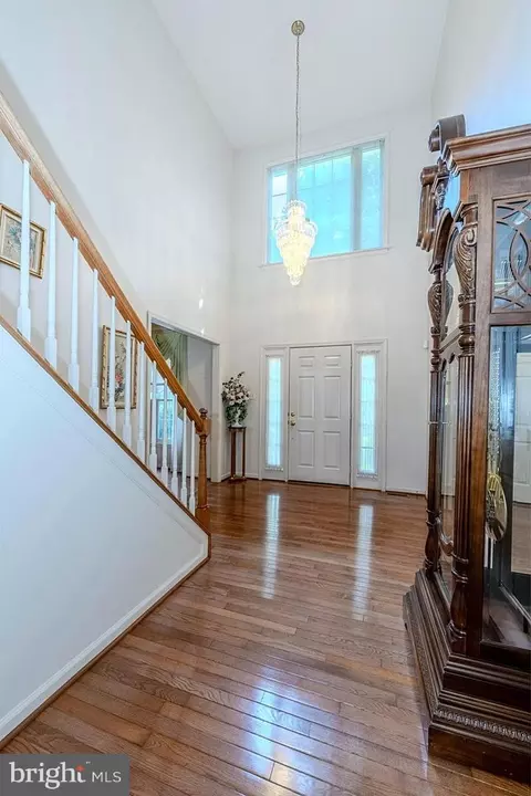 Entry Way - 15020 Notley Rd, Silver Spring, MD 20905 photo 2 of 10