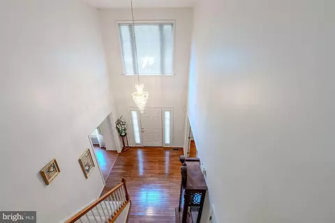 Entry Way - 15020 Notley Rd, Silver Spring, MD 20905 photo 6 of 10