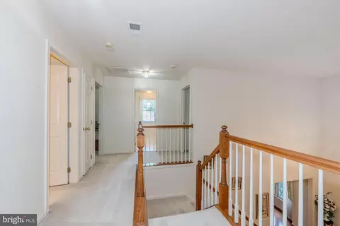 Entry Way - 15020 Notley Rd, Silver Spring, MD 20905 photo 5 of 10
