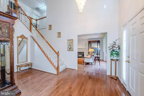 Entry Way - 15020 Notley Rd, Silver Spring, MD 20905 photo 4 of 10