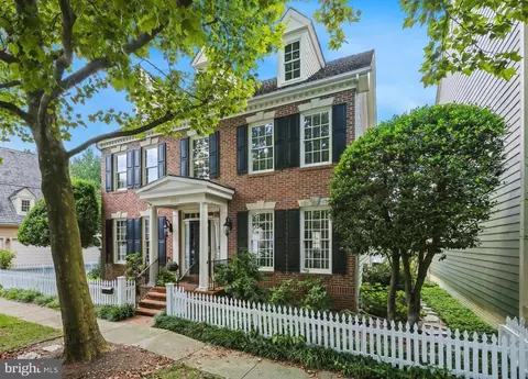 102 Holmard St, Gaithersburg, MD 20878