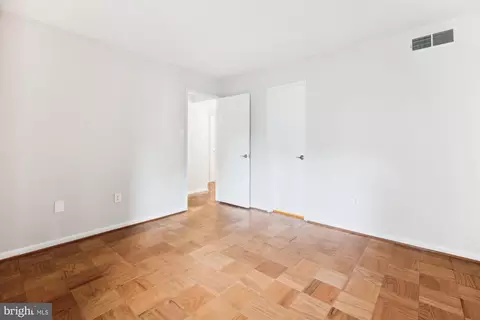 2113 Walsh View Ter #9-101, Silver Spring, MD 20902 photo 21