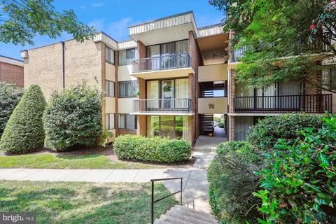 2113 Walsh View Ter #9-101, Silver Spring, MD 20902 photo 2