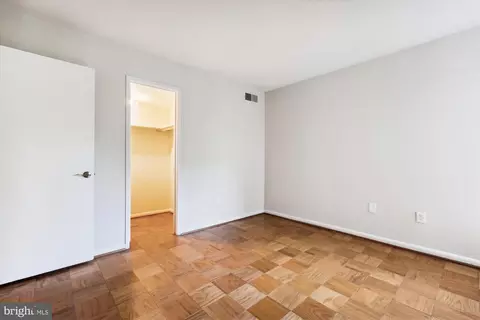 2113 Walsh View Ter #9-101, Silver Spring, MD 20902 photo 20