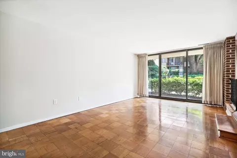 2113 Walsh View Ter #9-101, Silver Spring, MD 20902 photo 4